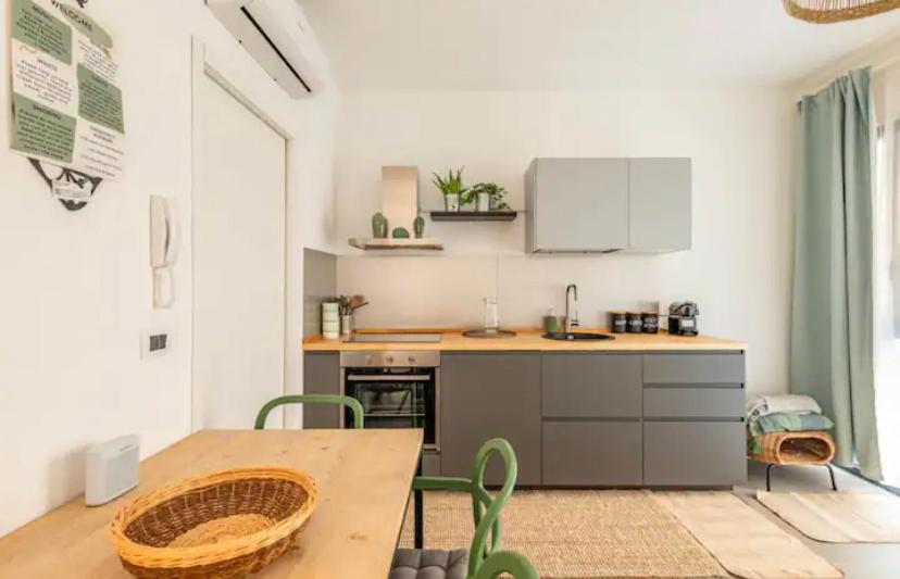 I Host Apartment - Polesine 2 Milano Eksteriør billede